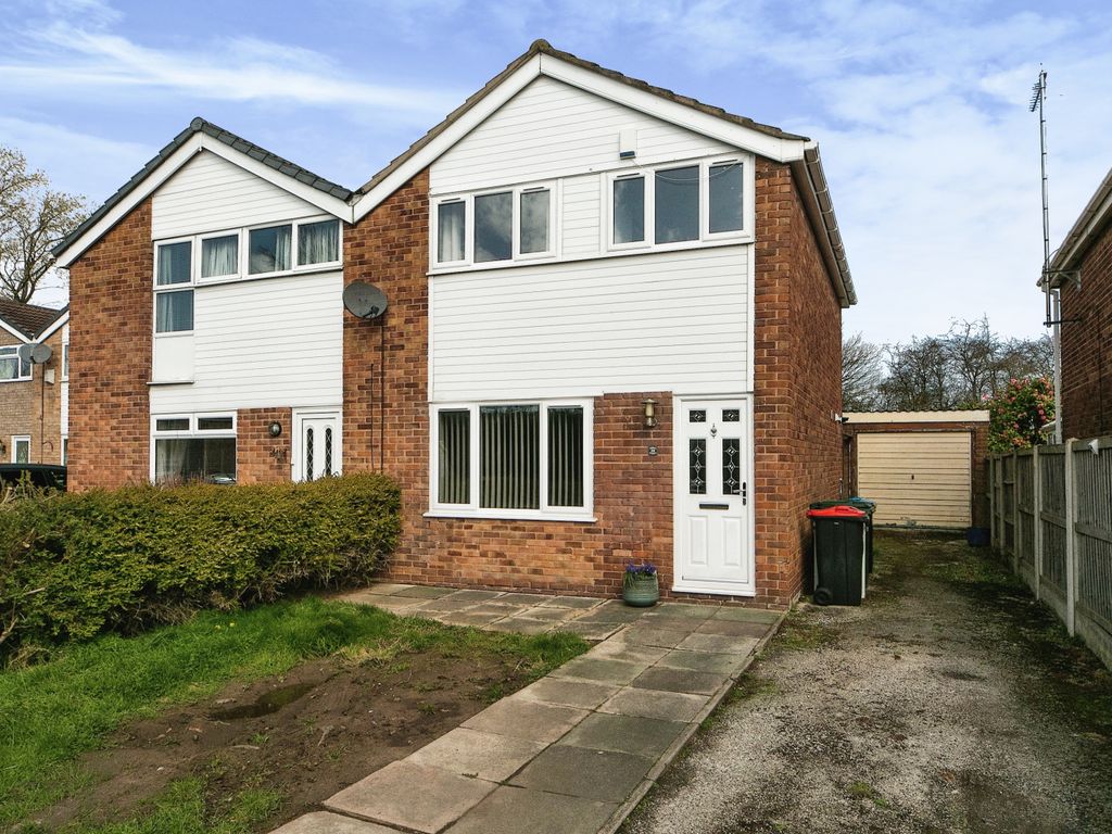 3 bed semidetached house for sale in Farmdale Drive, Elton, Chester