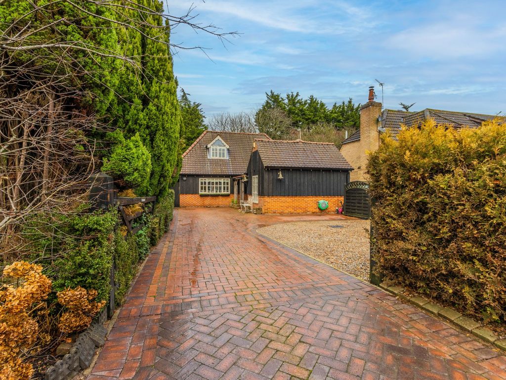 5 bed detached house for sale in Main Road, Ormesby NR29, £350,000 Zoopla