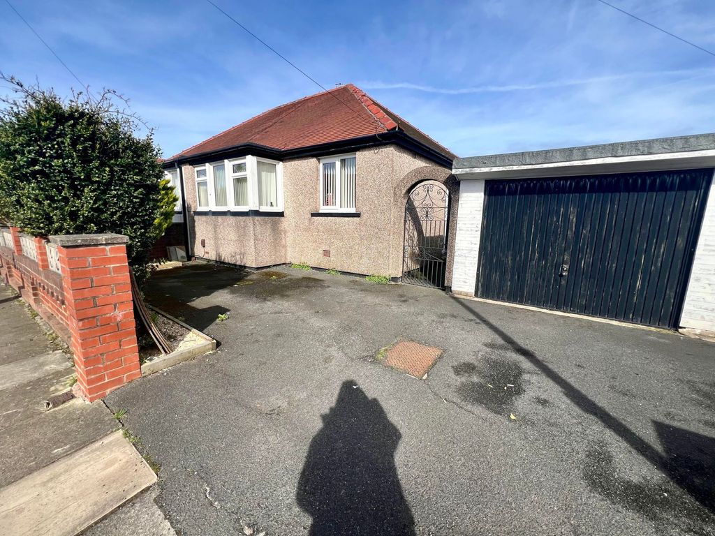 2 bed bungalow for sale in Paddock Drive, Blackpool FY3, £150,000 Zoopla