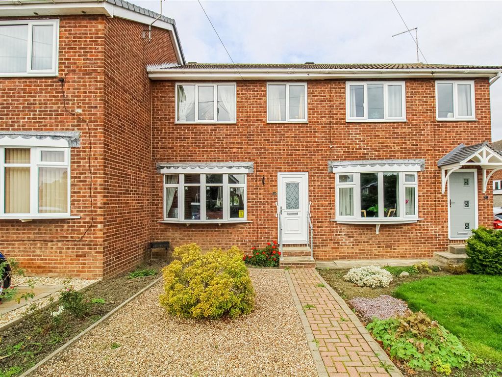 3 bed terraced house for sale in Woodmoor Drive, Crigglestone