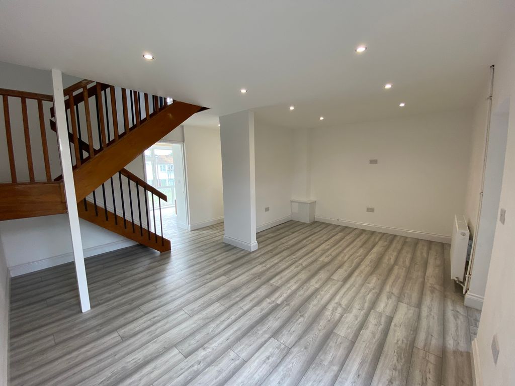 3 bed property to rent in Knoll Gardens, Carmarthen SA31 Zoopla