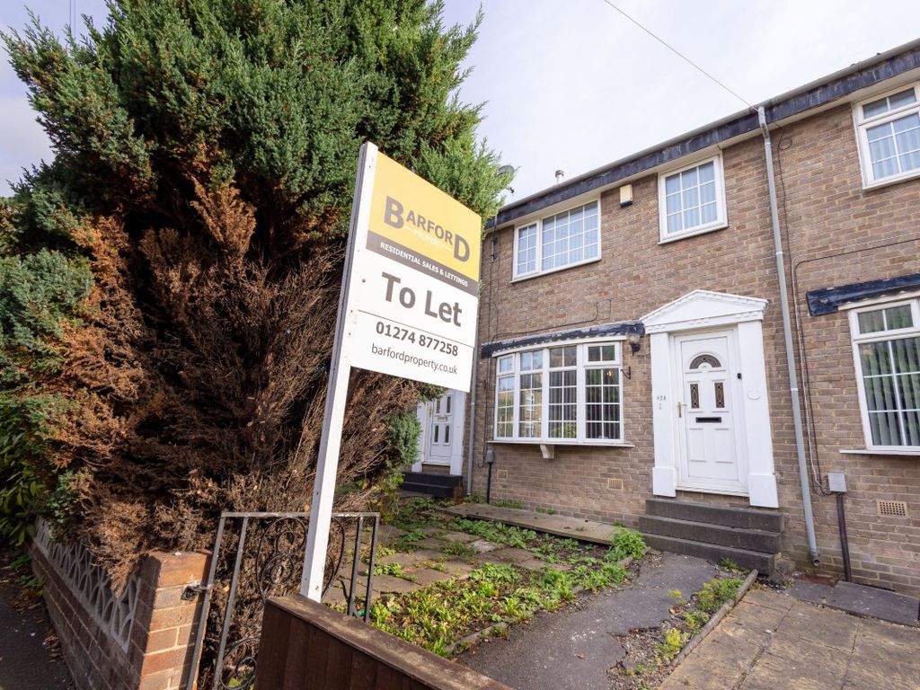 3 bed terraced house to rent in Church Street, Heckmondwike WF16, £900