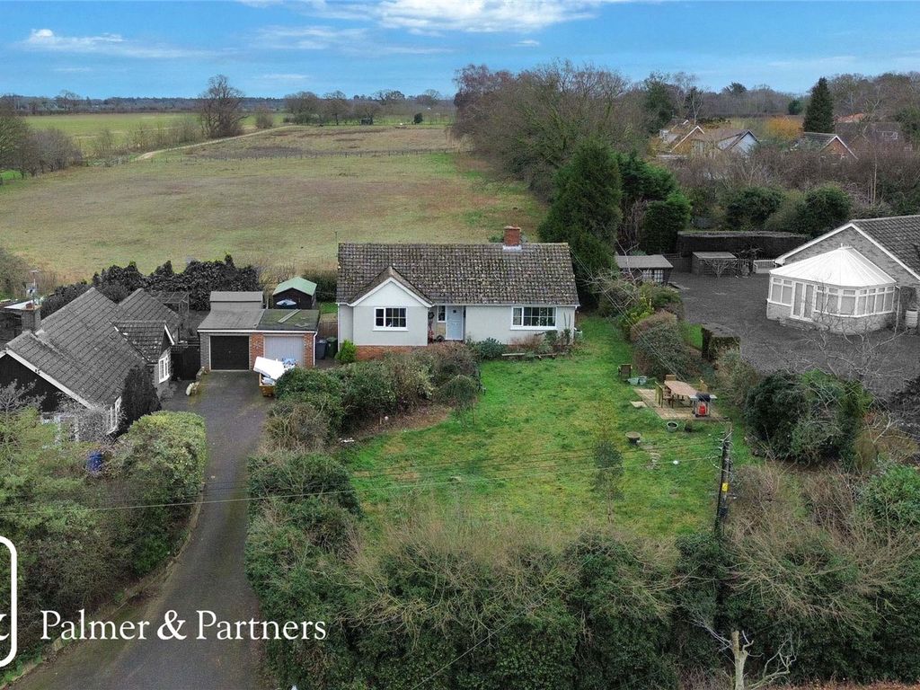 3 bed bungalow for sale in Summer Lane, Bromeswell, Woodbridge, Suffolk