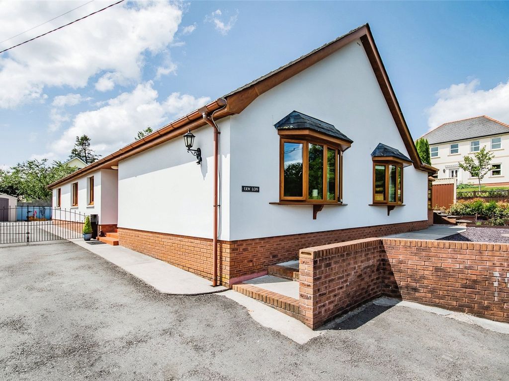 4 bed bungalow for sale in Brechfa, Carmarthen, Carmarthenshire SA32, £