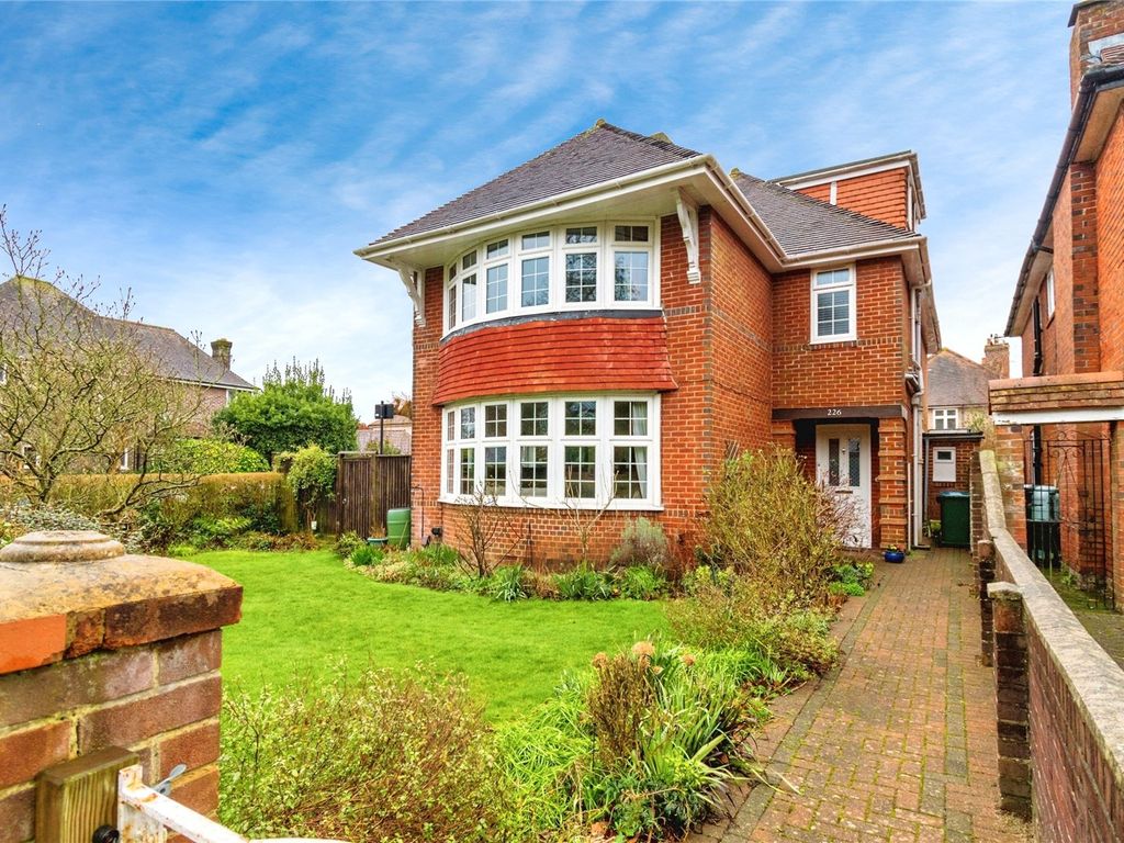 6 bed detached house for sale in Hill Lane, Upper Shirley, Southampton, Hampshire SO15, £760,000
