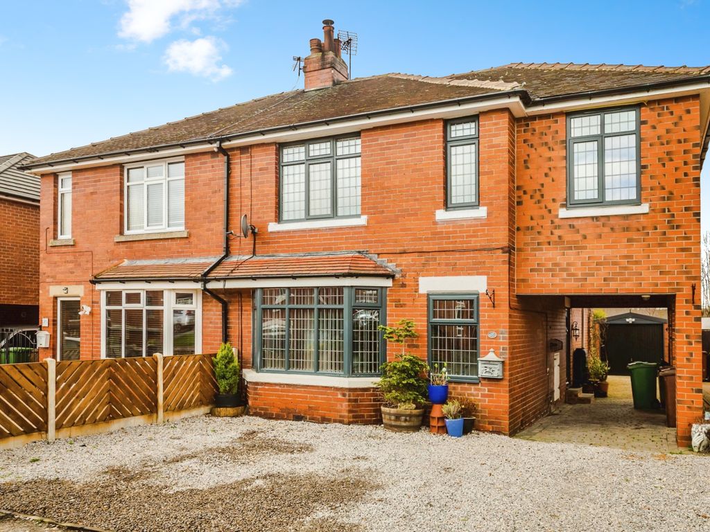 4 bed semidetached house for sale in Johns Avenue, Lofthouse