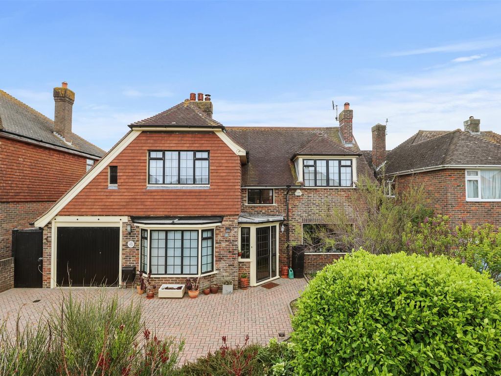 3 bed detached house for sale in Heathfield Road, Seaford BN25, £