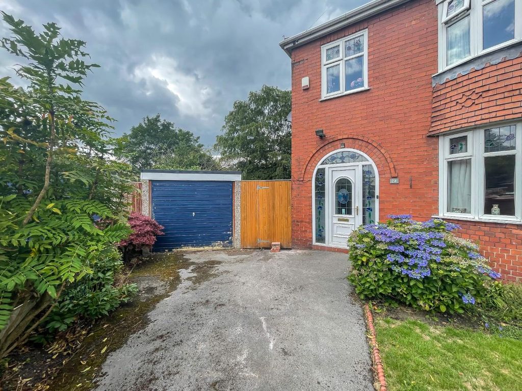 3 bed semidetached house for sale in Melfort Avenue, Stretford