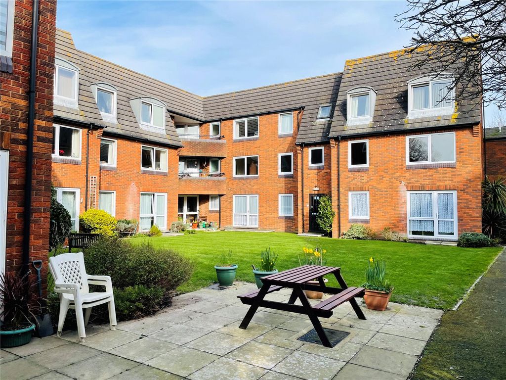 1 bed flat for sale in Homecroft House, Sylvan Way, Bognor Regis PO21