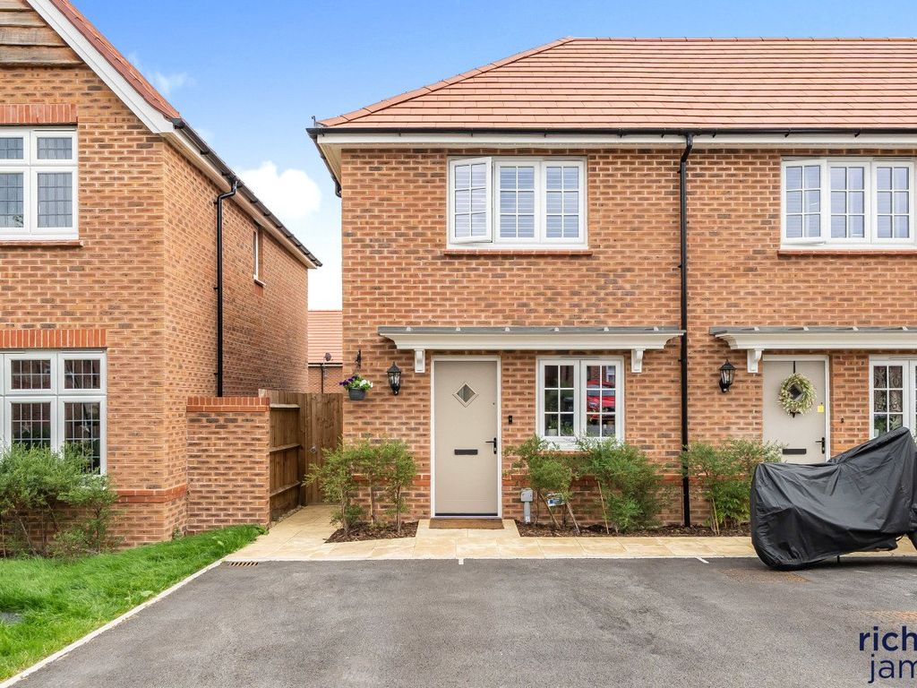 2 bed end terrace house for sale in Chisbury Road, Badbury Park