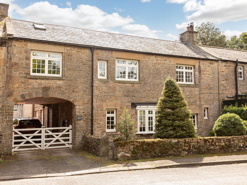 4 bed terraced house for sale in Whitegates, Newbrough, Hexham