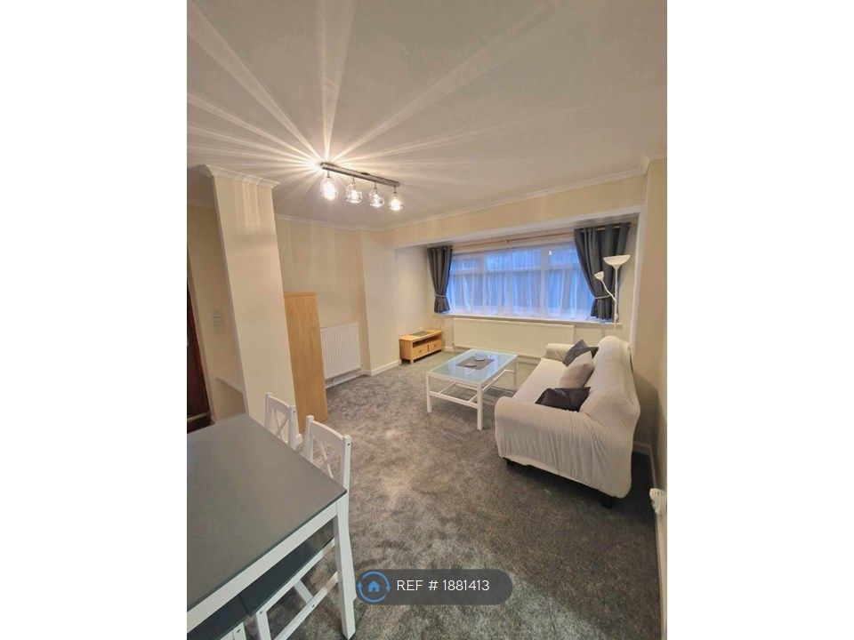 1 bed flat to rent in Brantingham Road, Whalley Range, Manchester M16