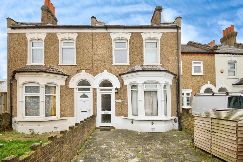 6 bed property for sale in Mandeville Road, London EN3, £550,000 Zoopla