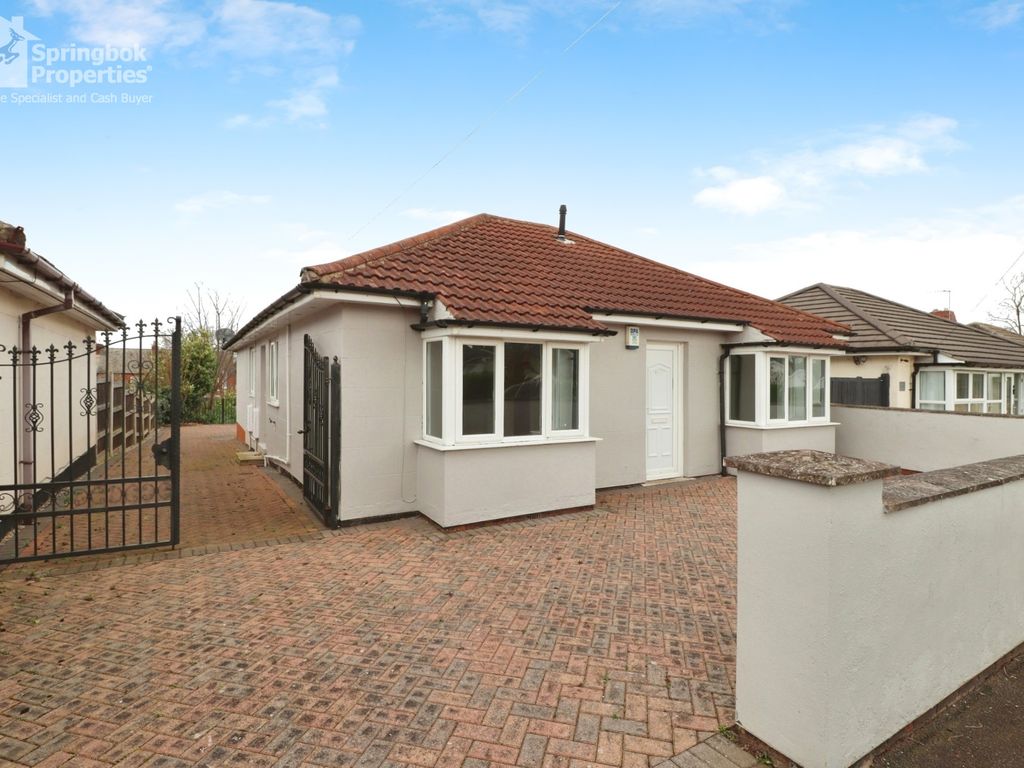 3 bed detached bungalow for sale in The Grove, Doncaster, South