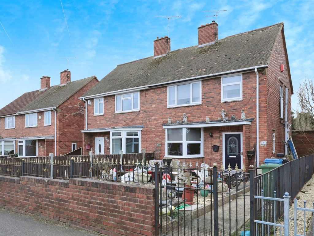 3 bed semidetached house for sale in Shrewsbury Road, Worksop S80, £