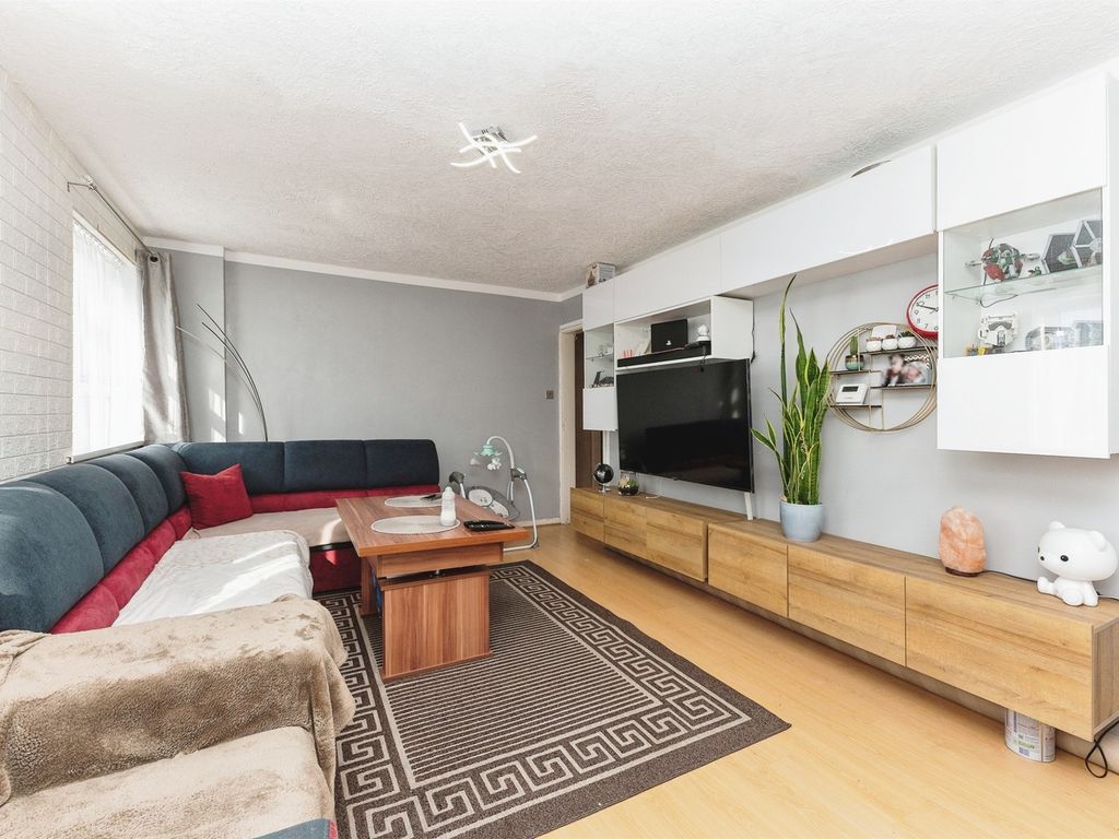 2 bed flat for sale in Vauxhall Grove, Hull HU3, £55,000 Zoopla