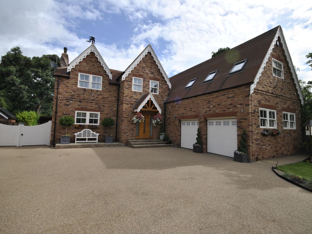 5 bed detached house for sale in Warnington Drive, Bessacarr, Doncaster