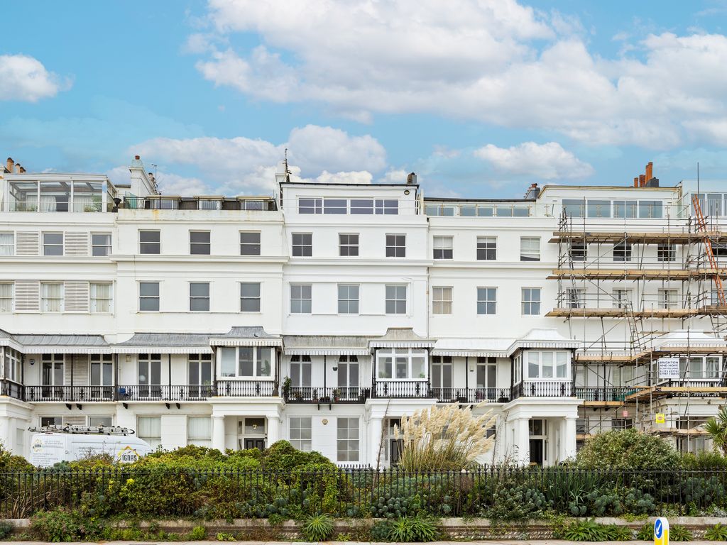 2 bed flat for sale in Chichester Terrace, Brighton BN2, £1,500,000