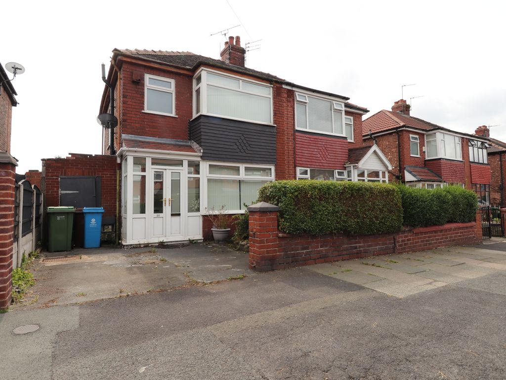 3 bed semidetached house for sale in Scholes Drive, Manchester M40