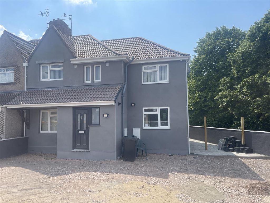 6 bed detached house to rent in Doncaster Road, Southmead, Bristol BS10