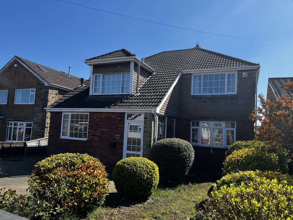 4 bed detached house for sale in West Common Gardens, Scunthorpe DN17