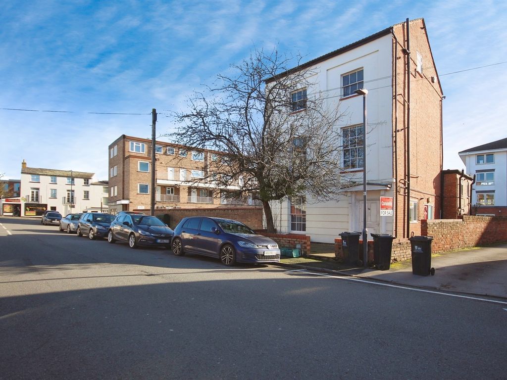 1 bed flat for sale in Ranelagh Terrace, Leamington Spa CV31, £160,000