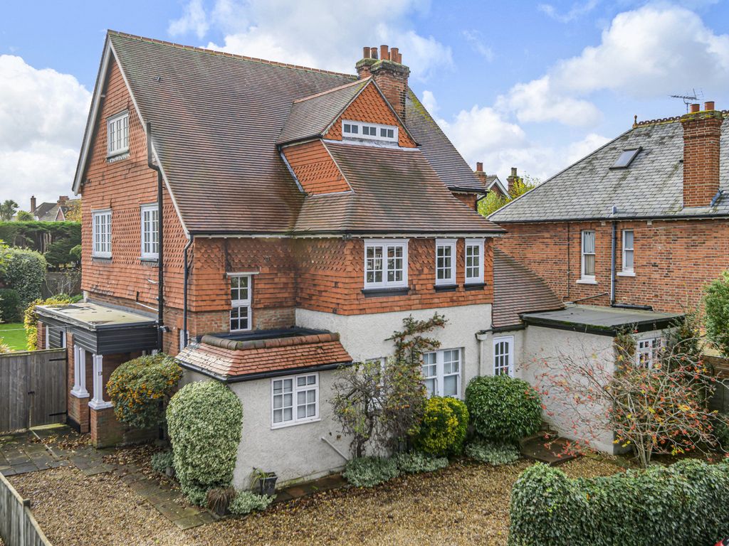 Portmore Park Road, Weybridge KT13  