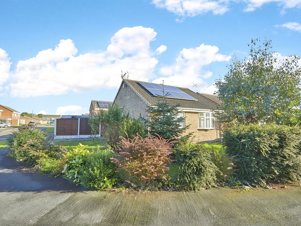 2 bed detached bungalow for sale in Gairloch Close, Stenson Fields