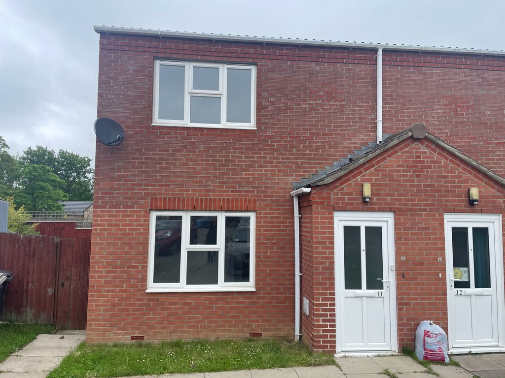 2 bed semidetached house to rent in Jessop Close, Lincolnshire