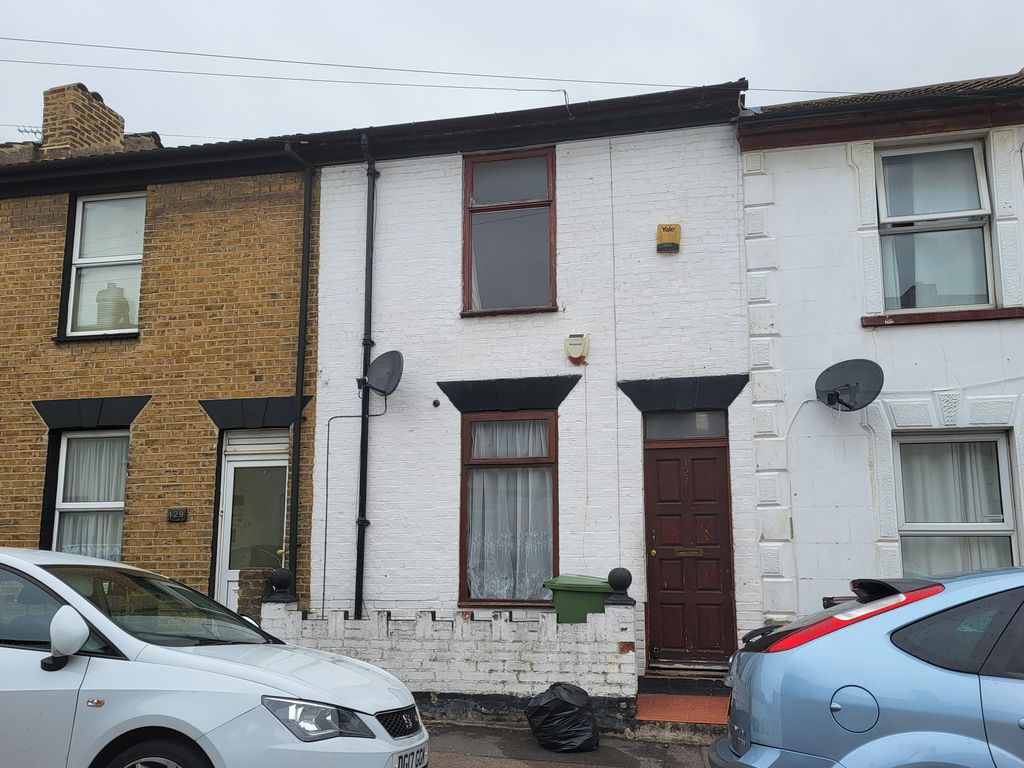 3 bed terraced house for sale in Saxton Street, Gillingham ME7, £