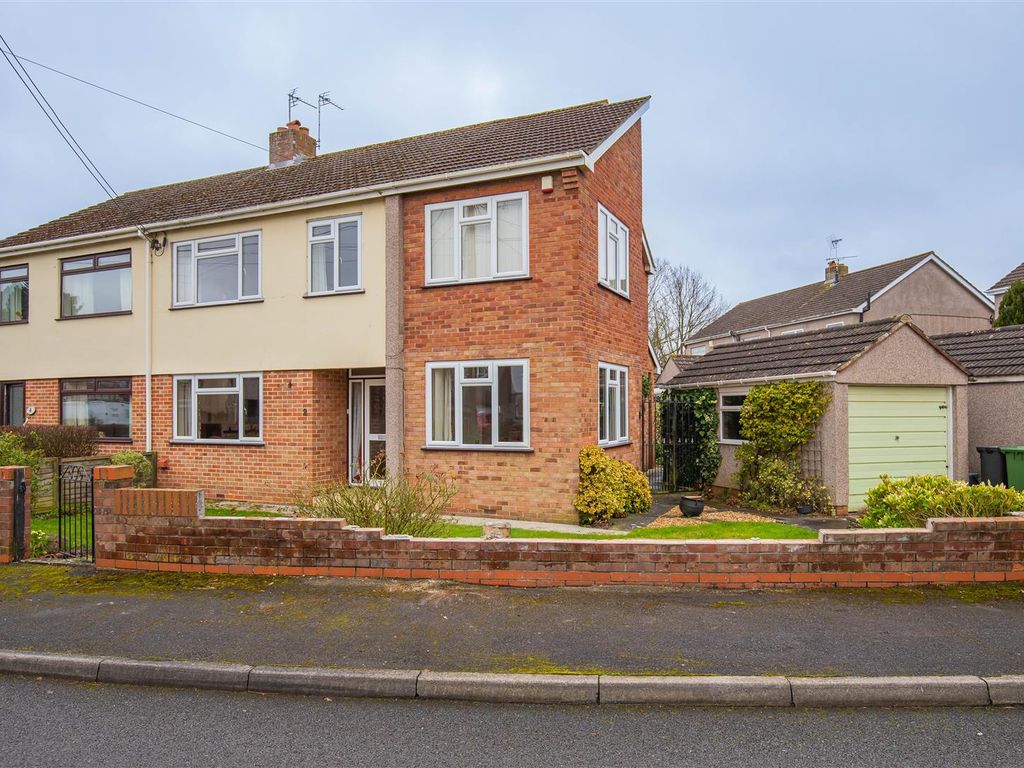 4 bed property for sale in Rylestone Close, Frampton Cotterell, Bristol