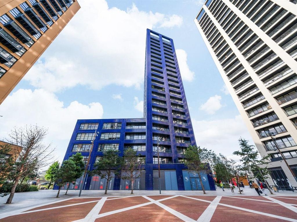 Flat Bridgewater House Lookout Lane London E14  