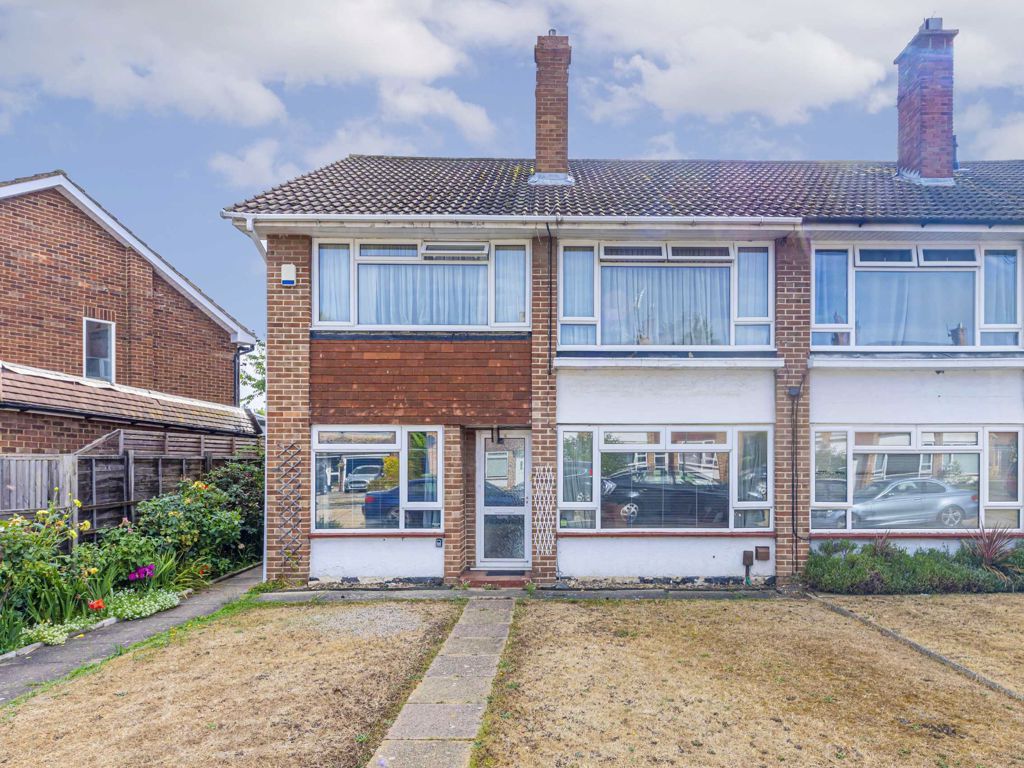 2 bed for sale in Oak Grove, SunburyOnThames TW16 Zoopla