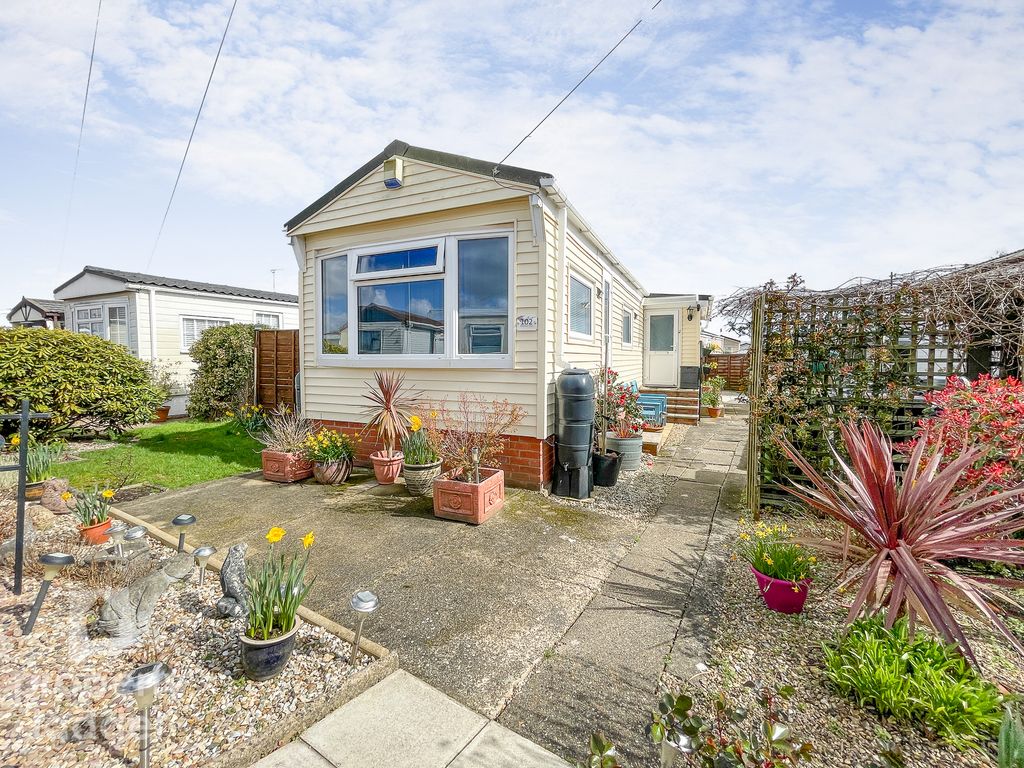 2 bed mobile/park home for sale in Woodland View, Stratton Strawless