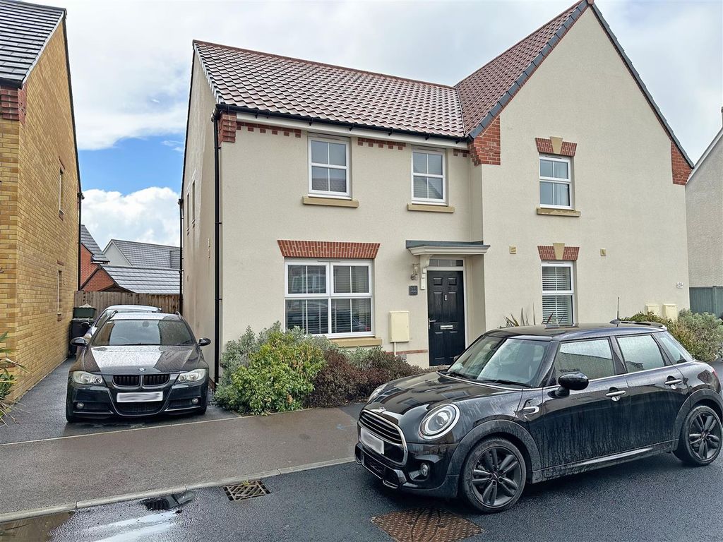 3 bed semidetached house for sale in Brambling Way, Hardwicke