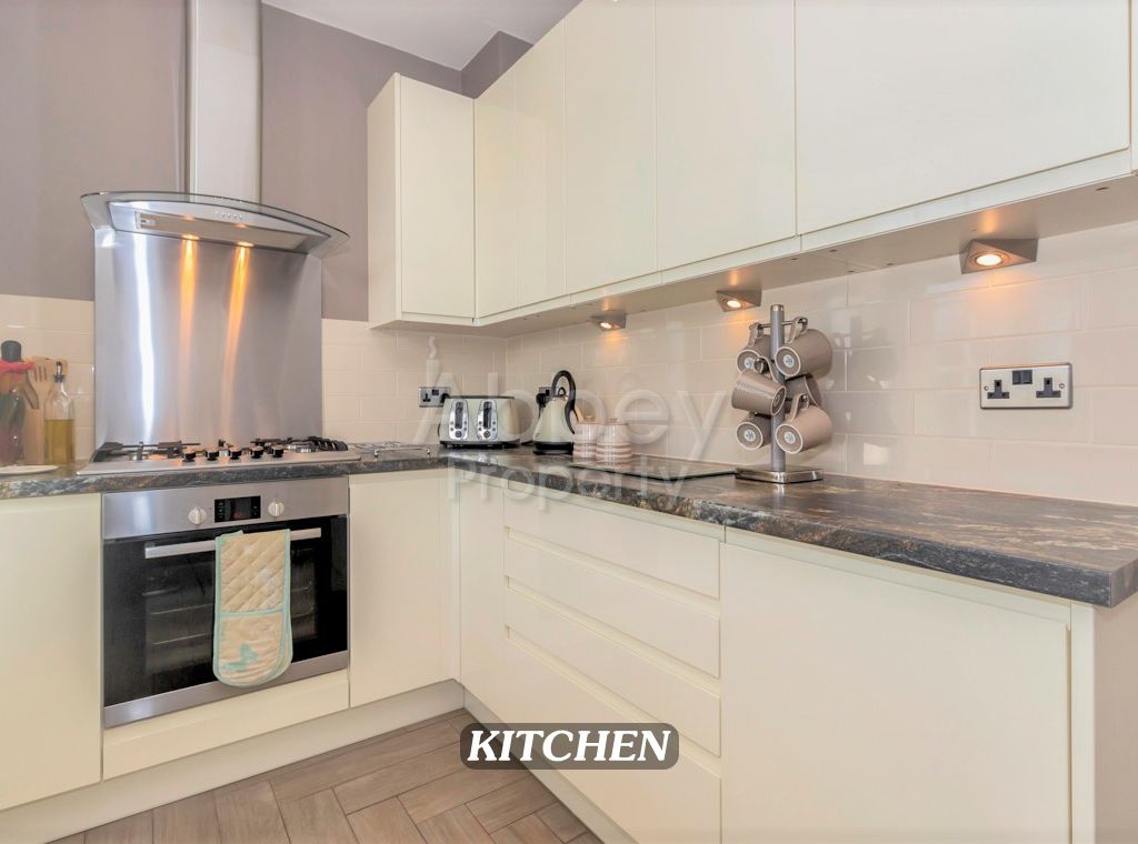 2 bed flat to rent in Dunstable Road, Luton LU4, £1,100 pcm Zoopla