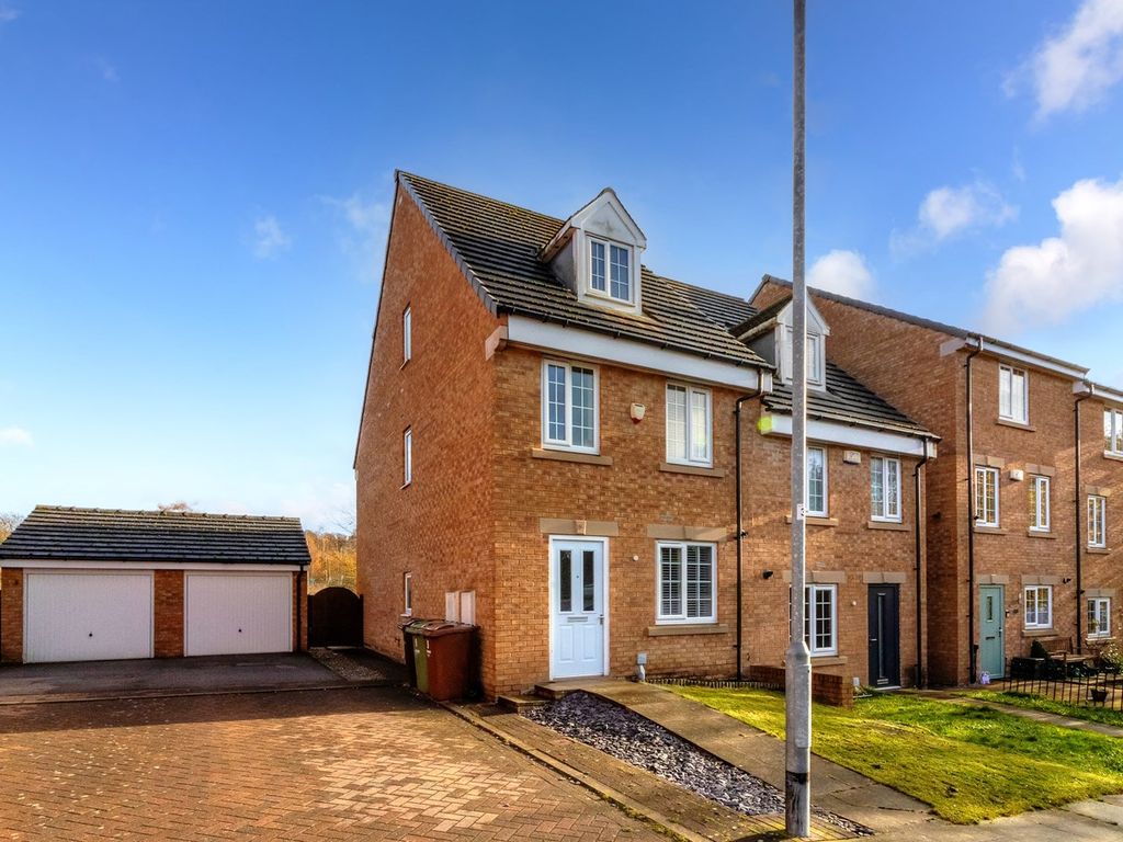 3 bed semidetached house for sale in Maltby Avenue, Woolley Grange