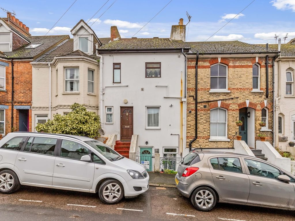 3 bed for sale in East Cliff, Folkestone CT19, £210,000 Zoopla