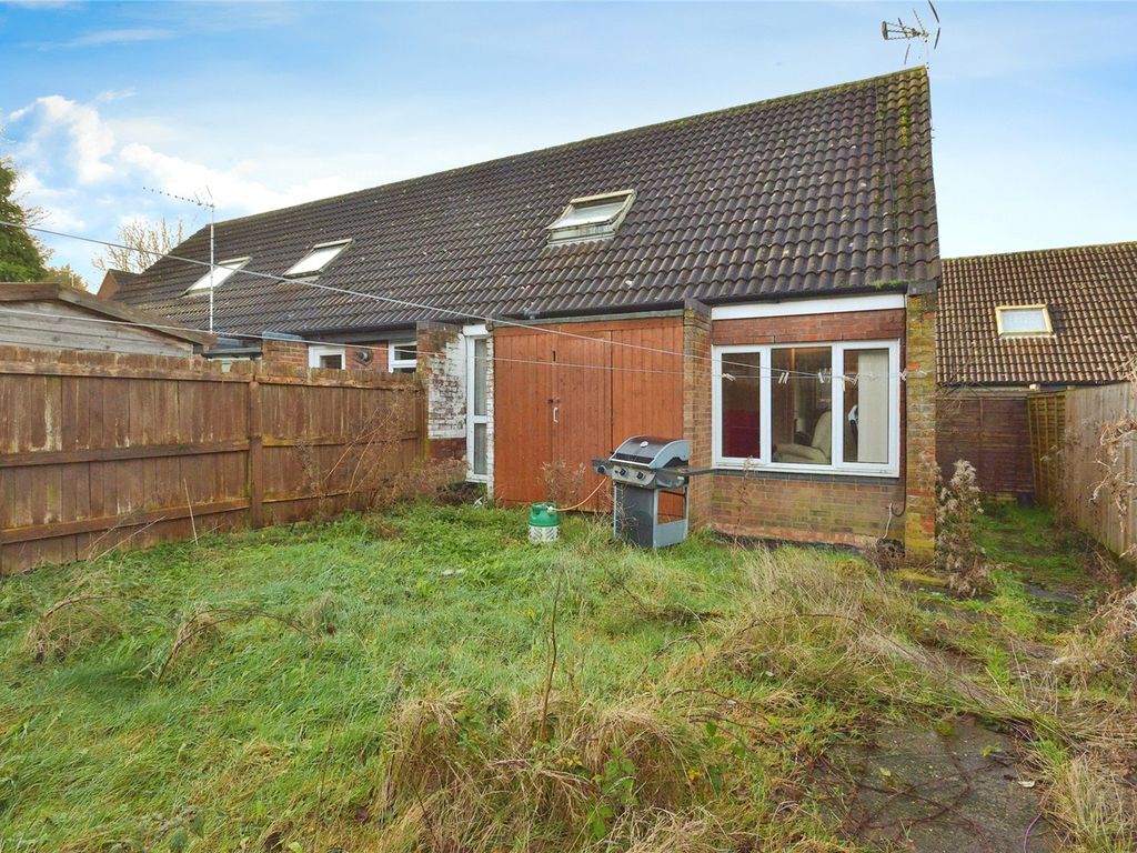 2 bed bungalow for sale in Arncliffe Drive, Heelands, Milton Keynes