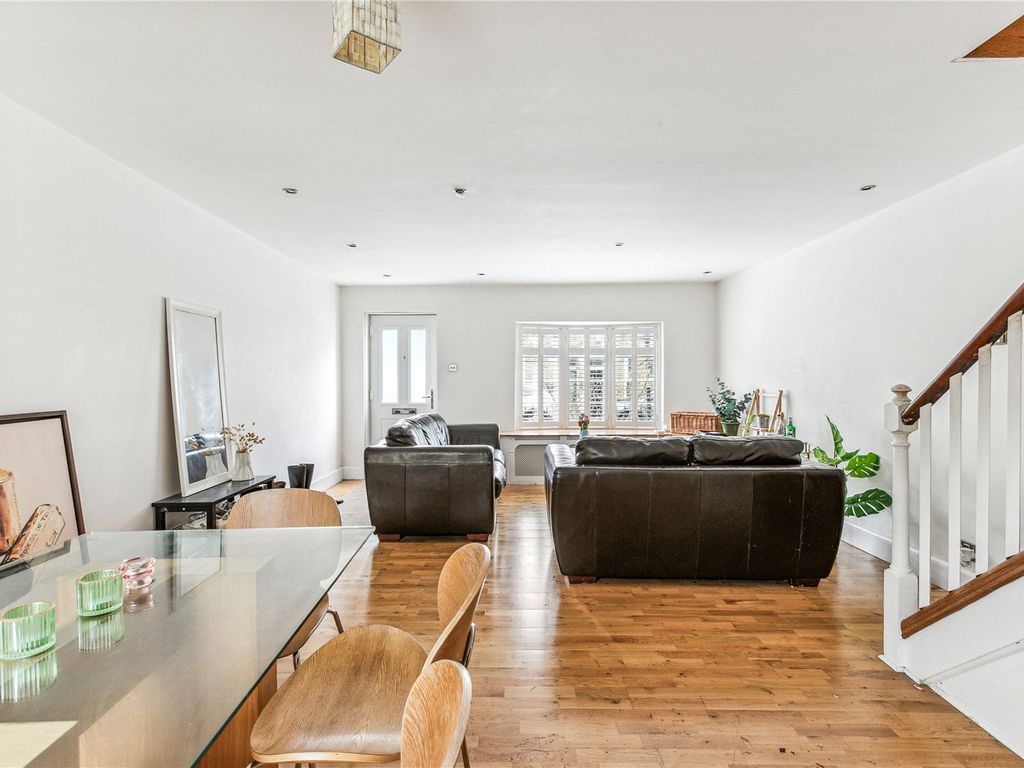 3 bed detached house for sale in Eversleigh Road, London SW11, £875,000