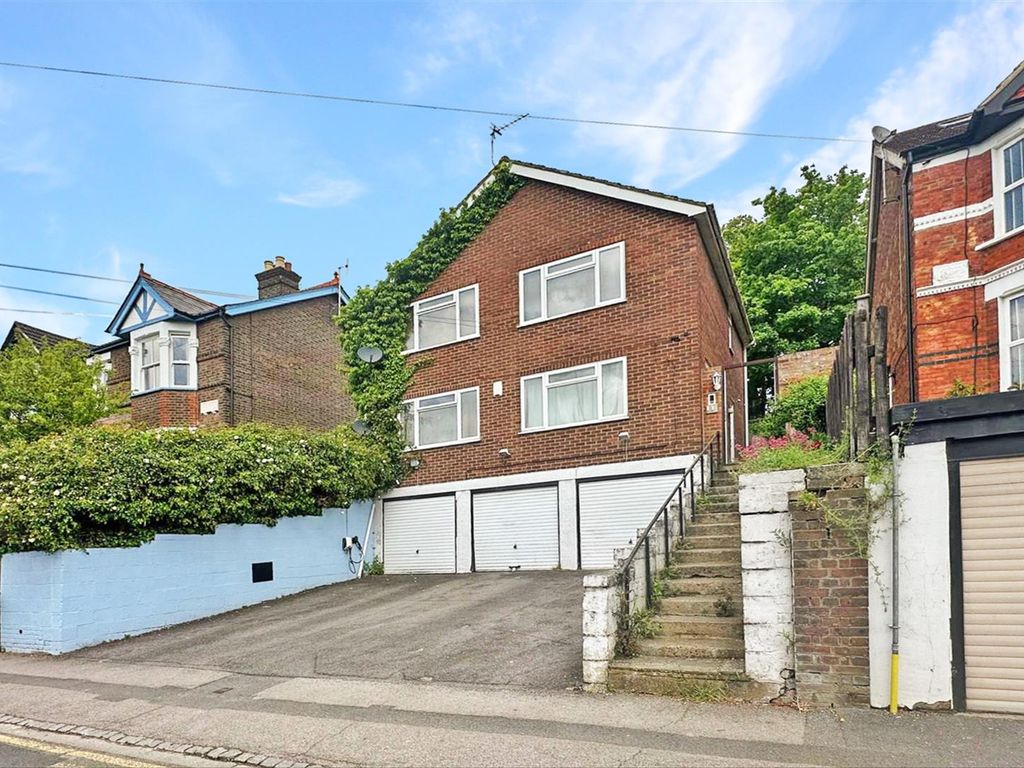 2 bed flat for sale in Totteridge Road, High HP13, £230,000 Zoopla