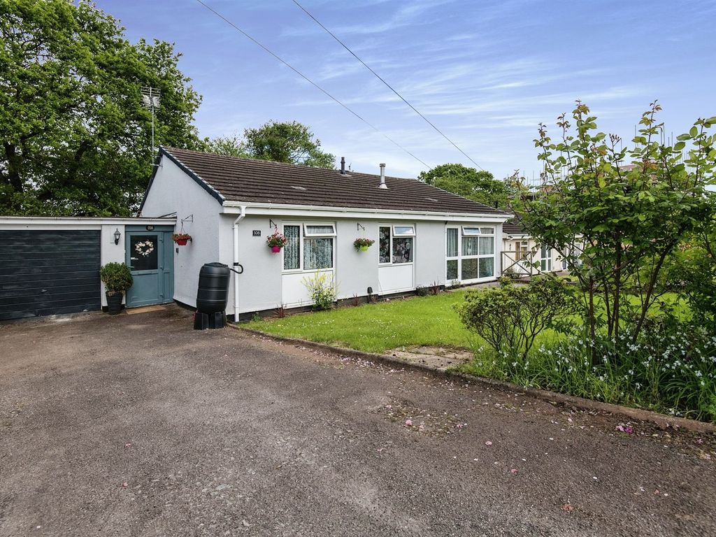 3 bed detached bungalow for sale in Hamlin Gardens, Exeter EX1, £
