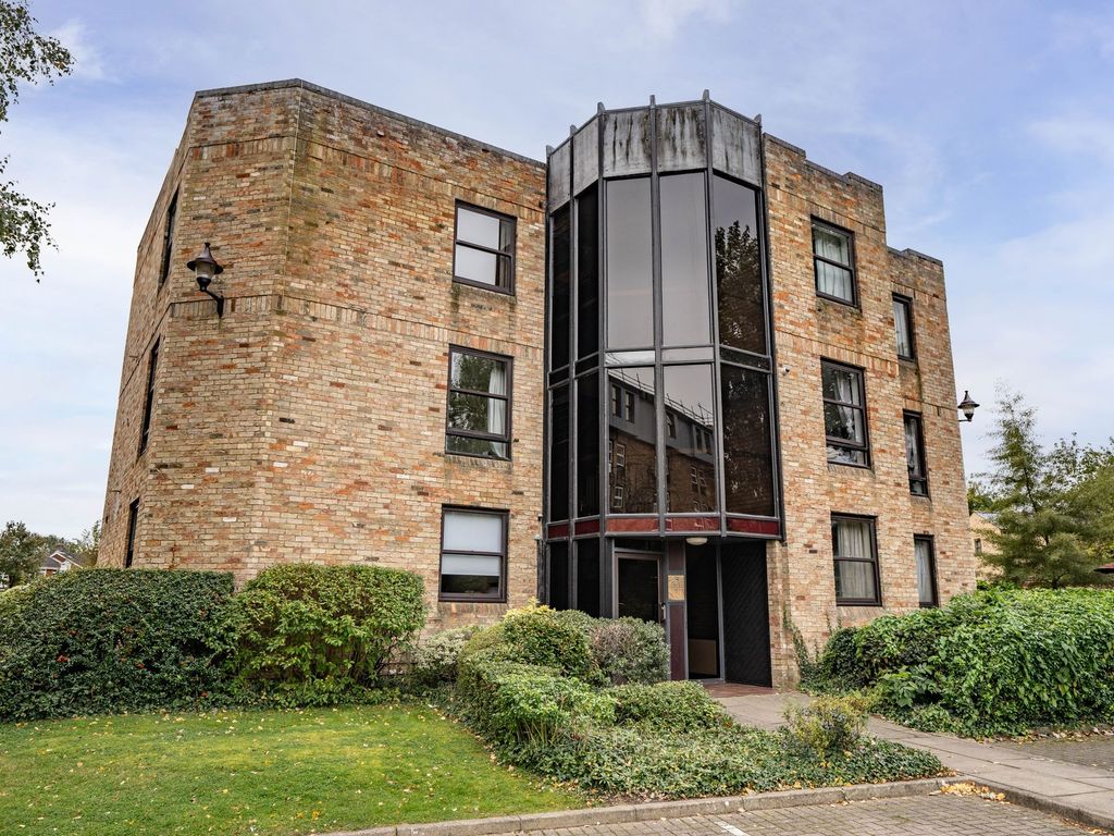 2 bed flat for sale in Manhattan Drive, Broadmeadows Manhattan Drive