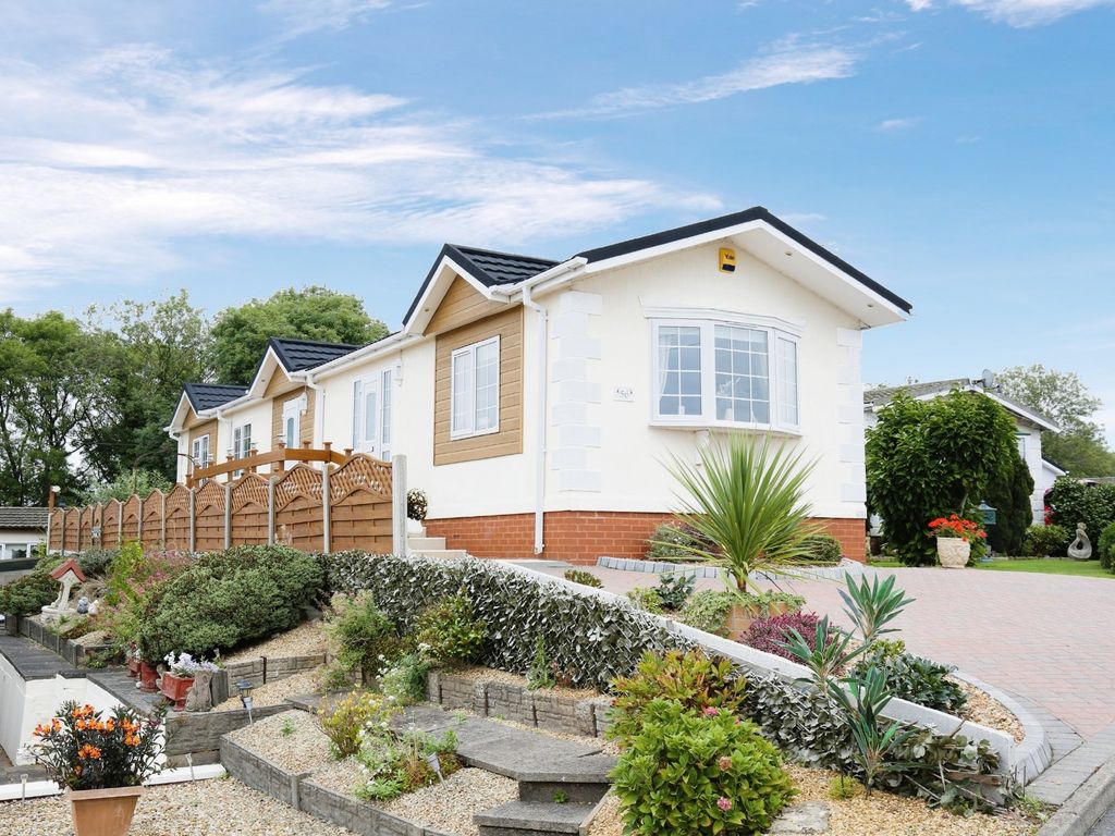 3 bed mobile/park home for sale in Mill Farm Park, Bulkington, Bedworth