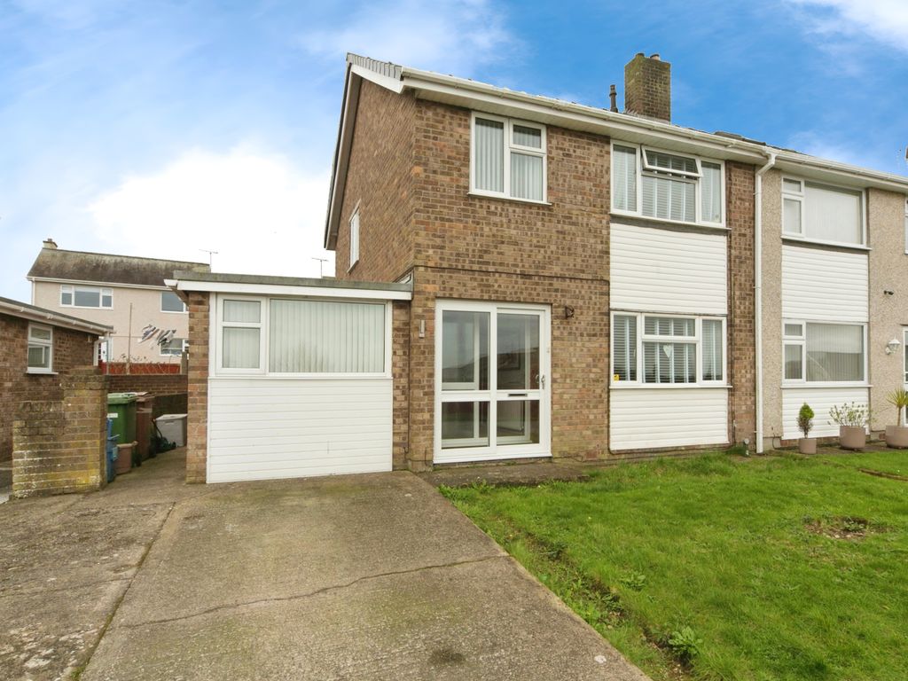 3 bed semidetached house for sale in Ffordd Eryri, Caernarfon, Gwynedd