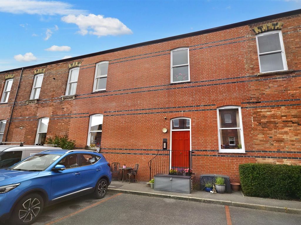 2 bed flat for sale in Hawthorn Road, Charlton Down, Dorchester DT2, £