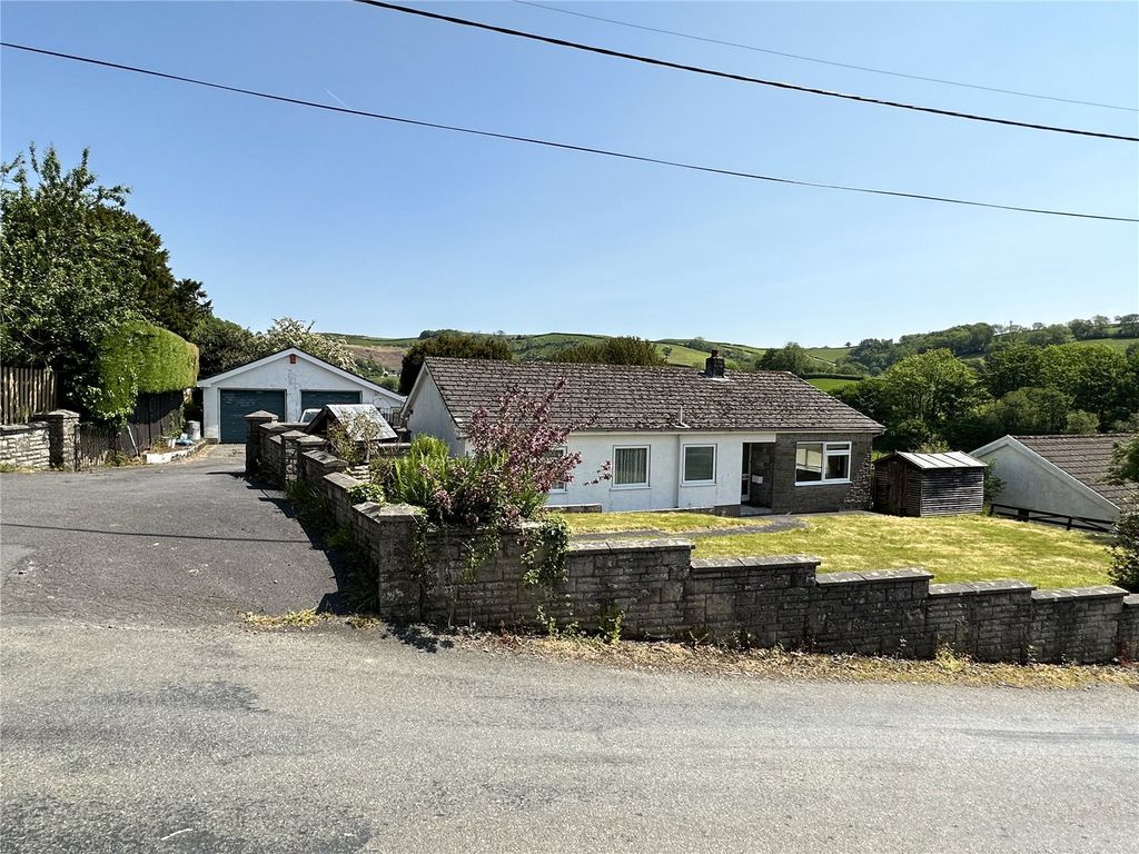 4 bed bungalow for sale in Ffynnonddrain, Carmarthen, Carmarthenshire