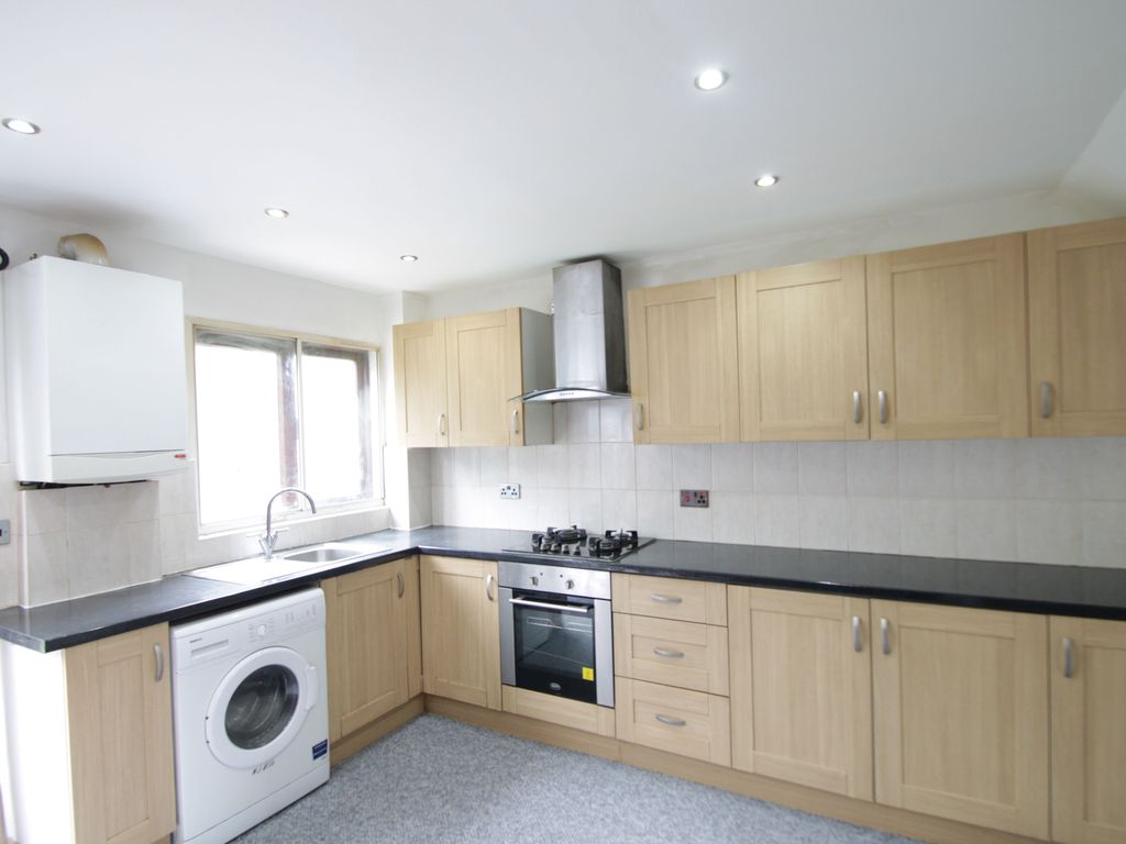 3 bed semidetached house to rent in Holly Gardens, West Drayton UB7, £