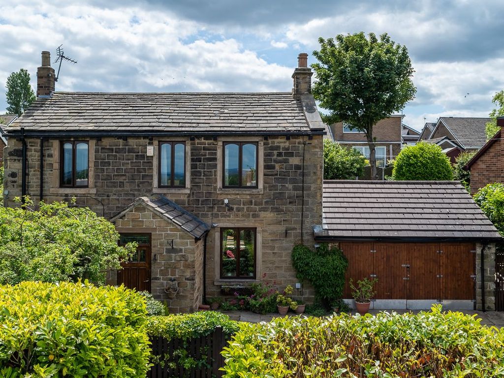 3 bed detached house for sale in Moorside Road, Drighlington, Bradford