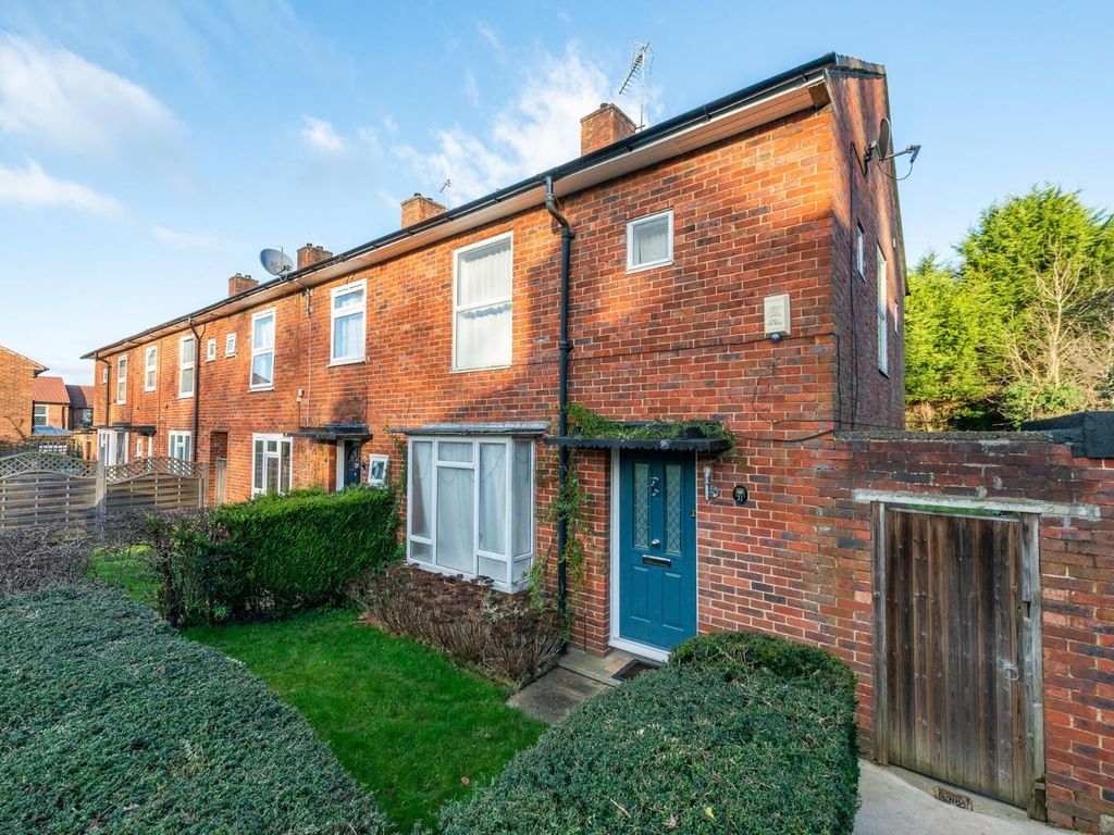 2 bed end terrace house for sale in Kings Walk, South Croydon CR2, £